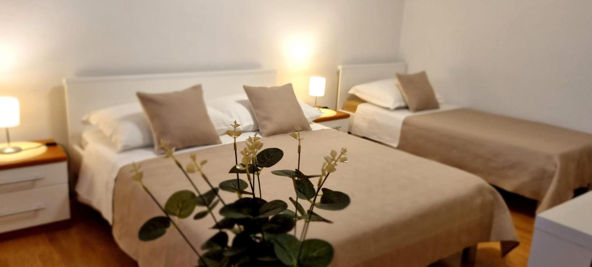 Bed & Breakfast Huljic Χβαρ Εξωτερικό φωτογραφία
