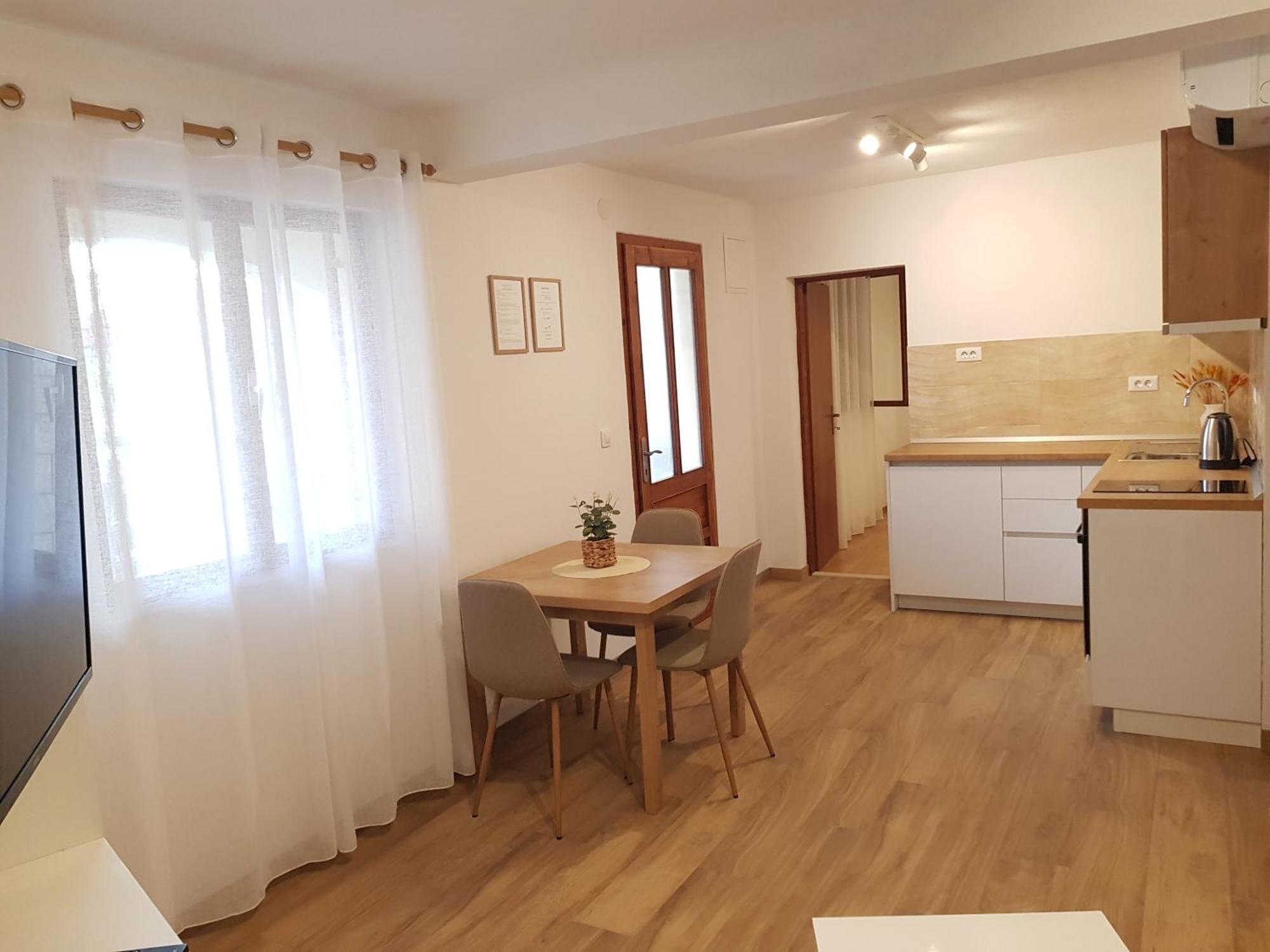Bed & Breakfast Huljic Χβαρ Εξωτερικό φωτογραφία